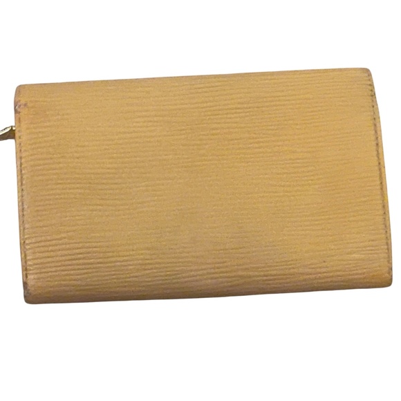 Authentic Elise Epi Louis Vuitton Yellow Leather Wallet with Snap Closure - Picture 3 of 15